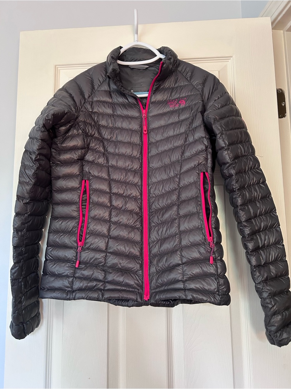 Mountain Hardwear Women’s Gray Puffer Jacket with Pink Trim